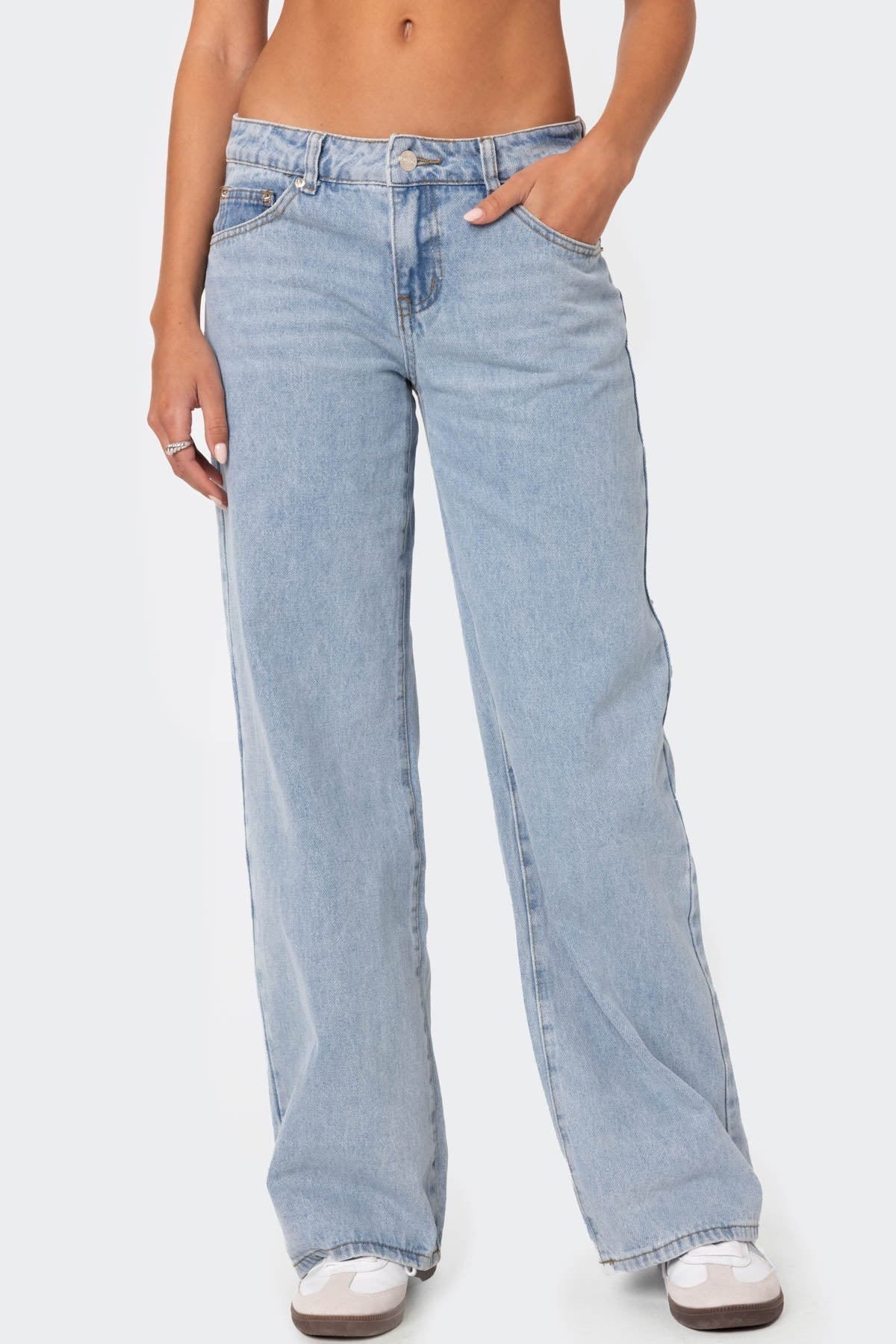 WASHED BLUE LOW RISE JEANS